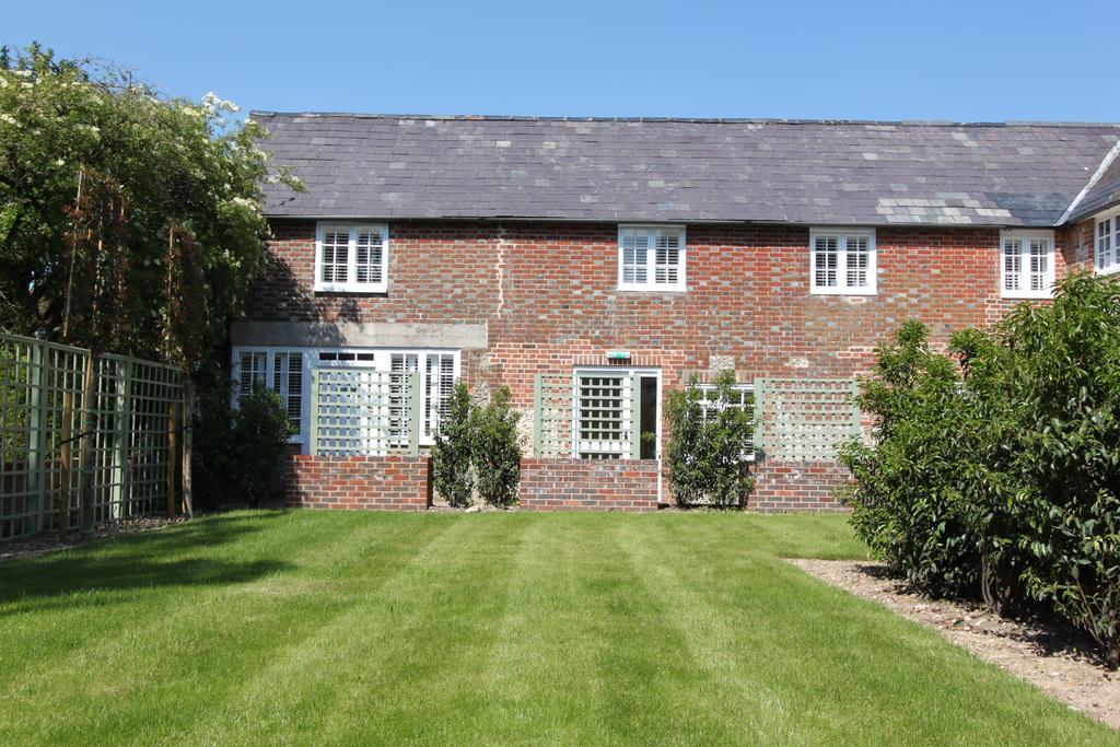 Woodstock Suites Charlton  Esterno foto
